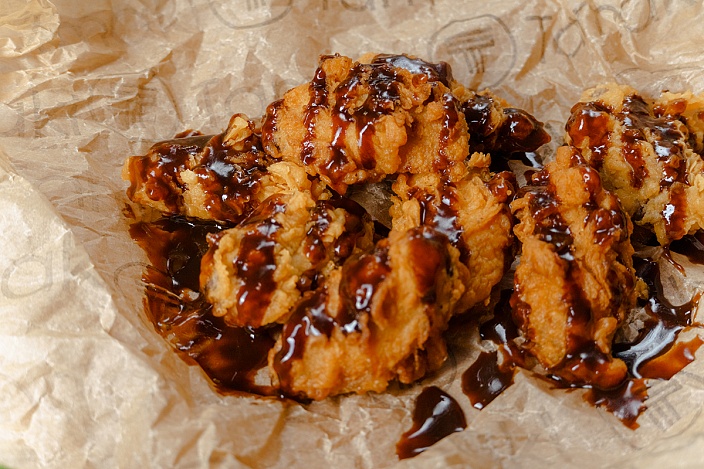 Spicy chicken wings in a crispy crust